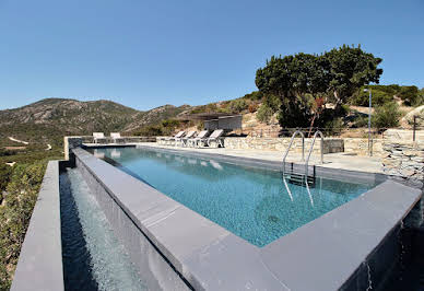 Propriété avec piscine en bord de mer 3