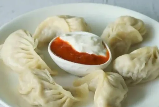 Chicken Cheese Momos [8 Pieces]