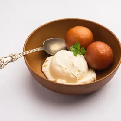 Gulab Jamun With Ice Cream