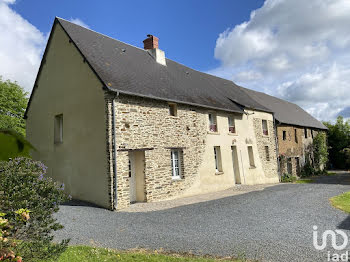 maison à Saint-Georges-Montcocq (50)