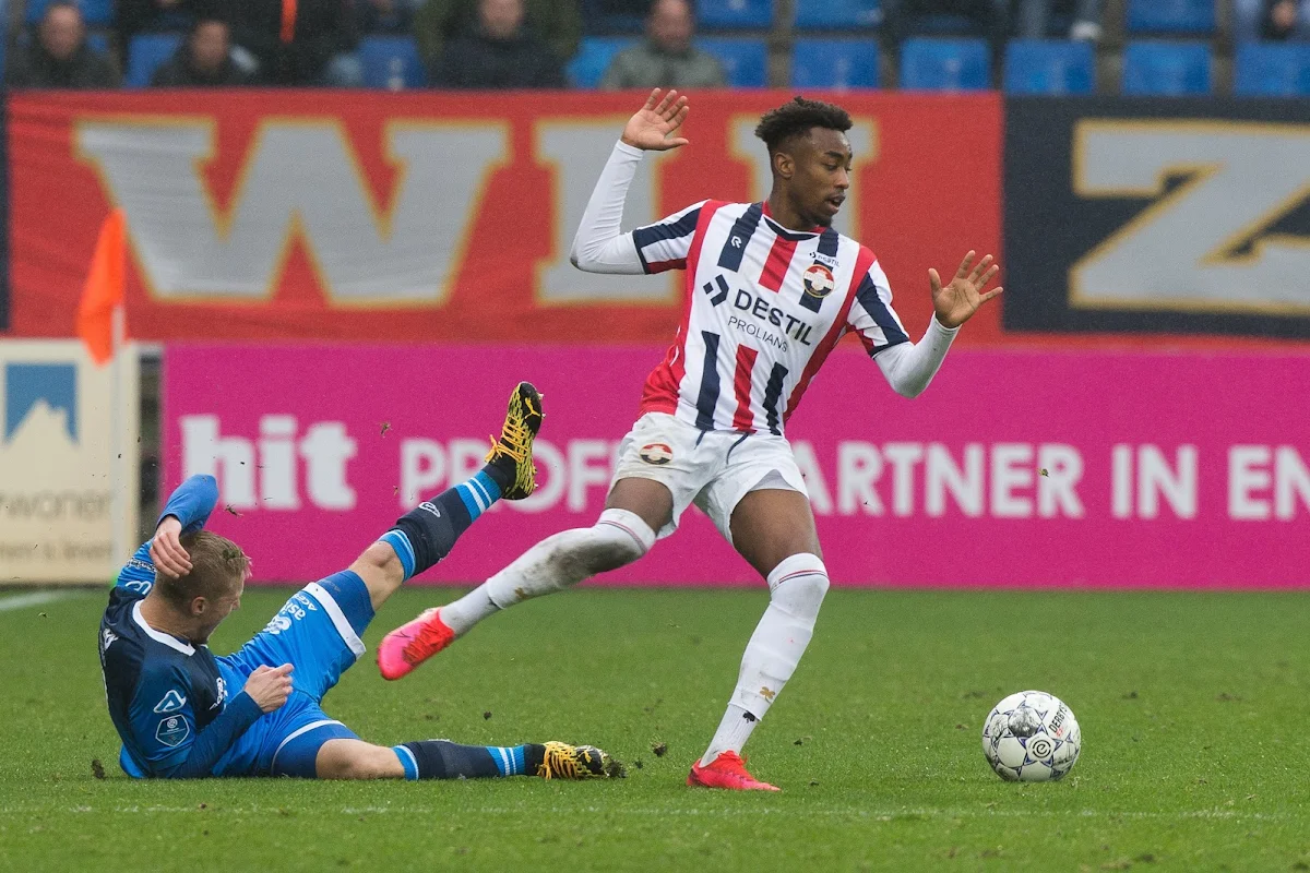 Défaite de Willem II malgré un assist de Mike Ndayishimiye, des supporters en colère attendent le bus des joueurs