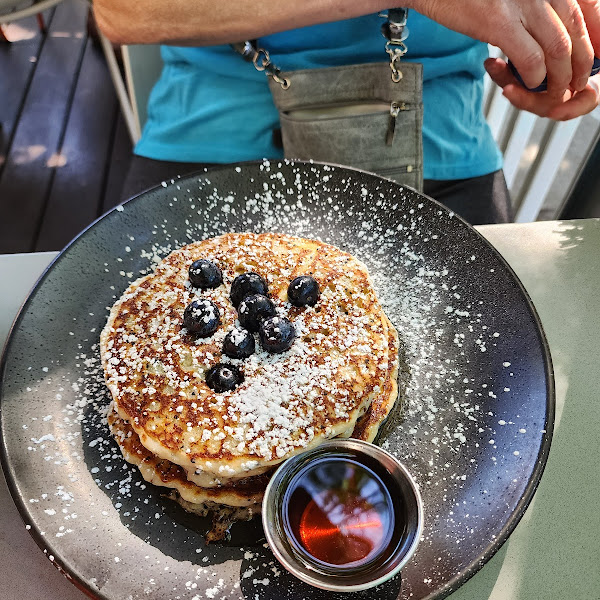 Blueberry-Lemon Quinoa Pancakes (vegan | gf)