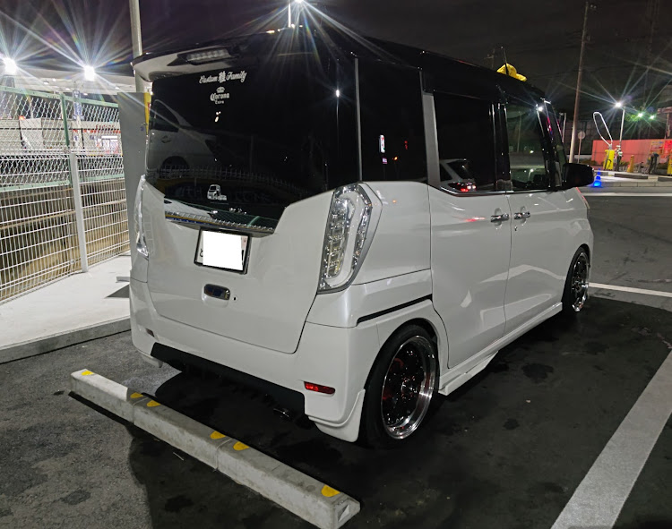 eKスペースカスタムのサンダーテール・夜洗車完了✨・愛車の好きな角度・春一番・本マグロ噛みつきたいに関するカスタム事例の投稿画像2枚目