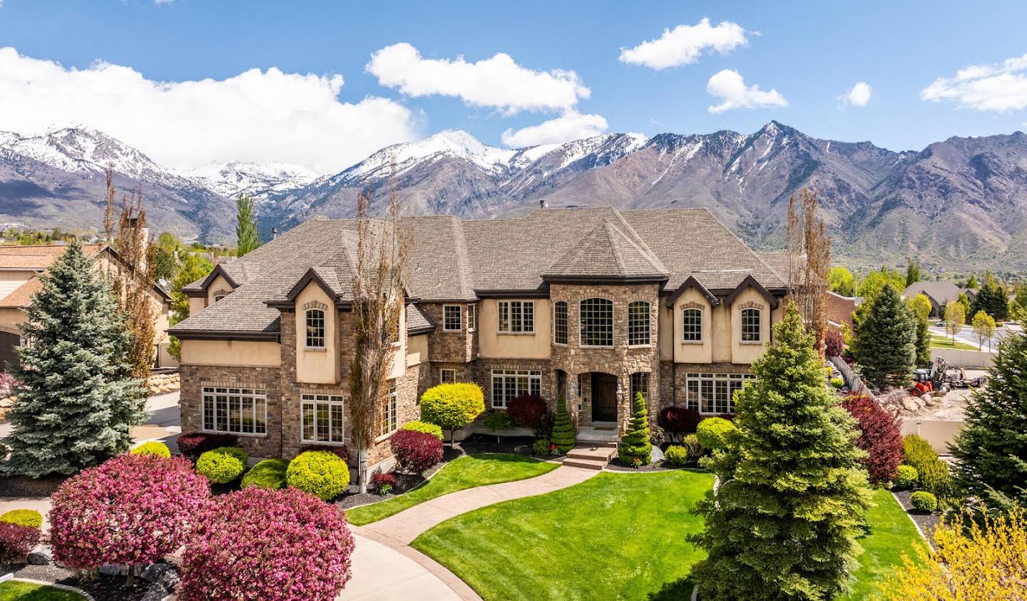 House with garden Alpine