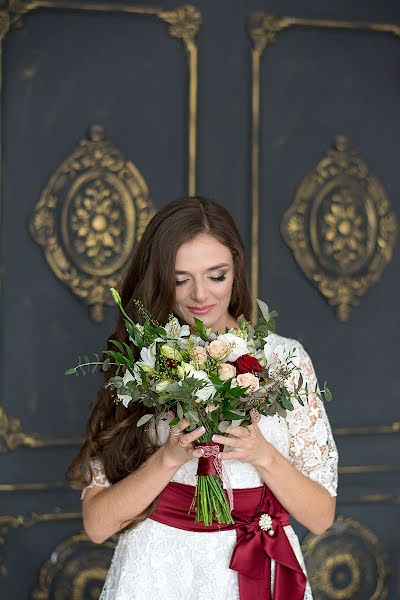 Fotógrafo de casamento Oksana Sinicina (ksuha). Foto de 19 de fevereiro 2018