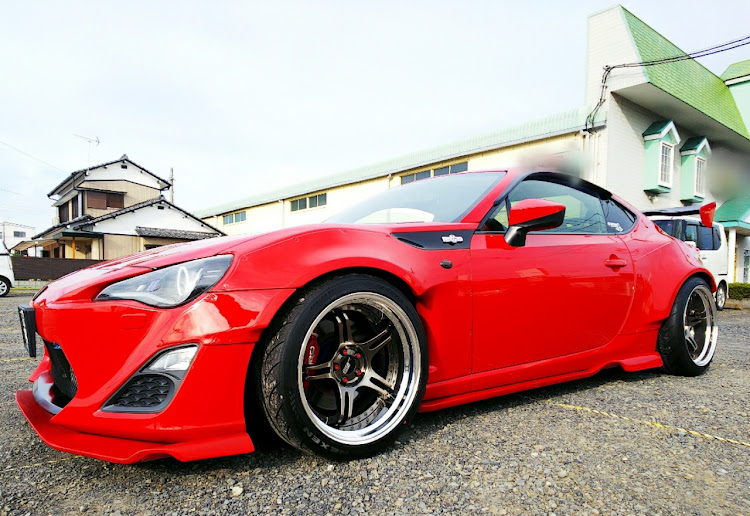 86のタイヤ交換・お尻・ロケットバニー・SSR professor SPXに関するカスタム事例の投稿画像1枚目