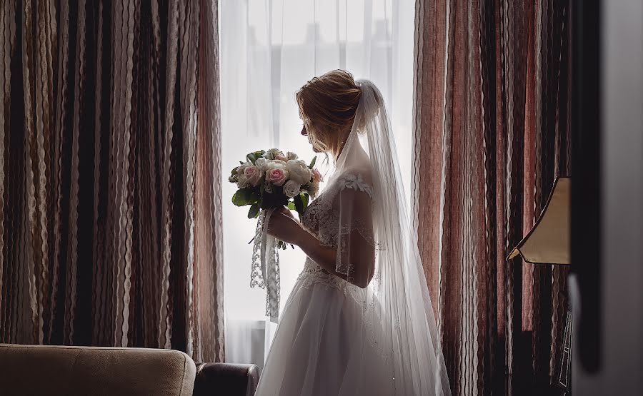 Fotógrafo de casamento Nadezhda Barysheva (nadezdsbnd). Foto de 15 de agosto 2019