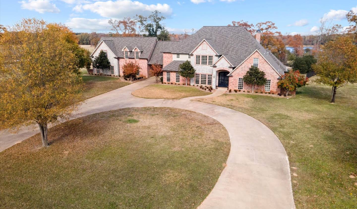 House with pool Bullard