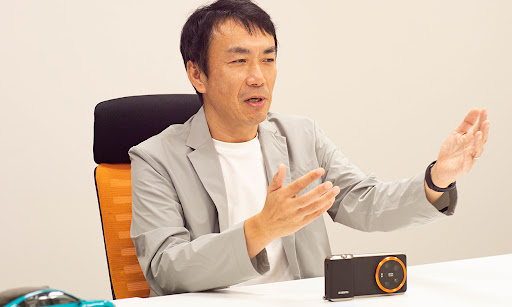 フォトコンテストについて熱く語る安達氏