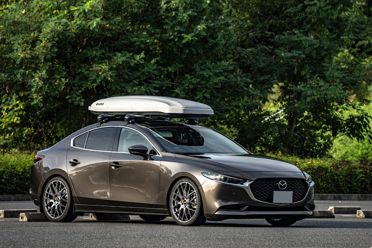 MAZDA3のルーフボックス・ルーフキャリア・セダンは意外と積める・低 ...