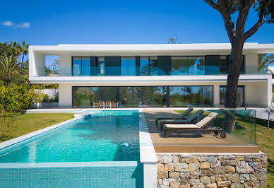 Villa with terrace 4