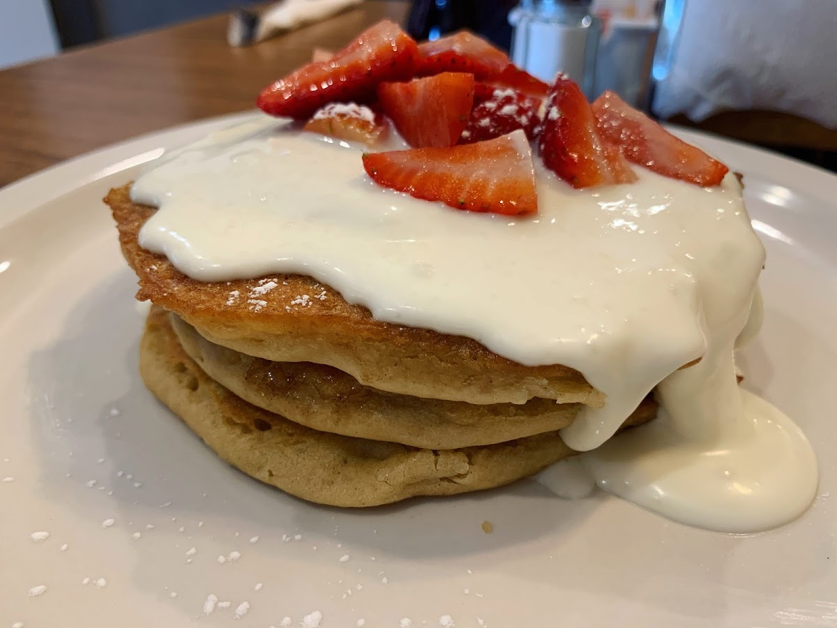 Vegan Cinnamon Roll Pancakes