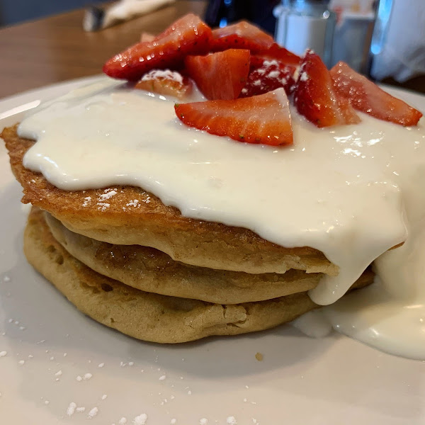 Vegan Cinnamon Roll Pancakes