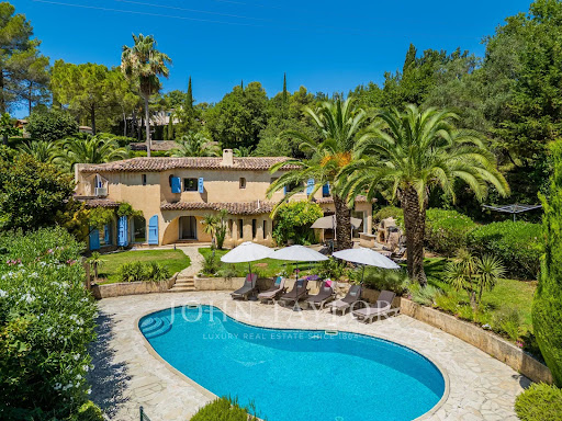 Maison avec piscine et jardin 2