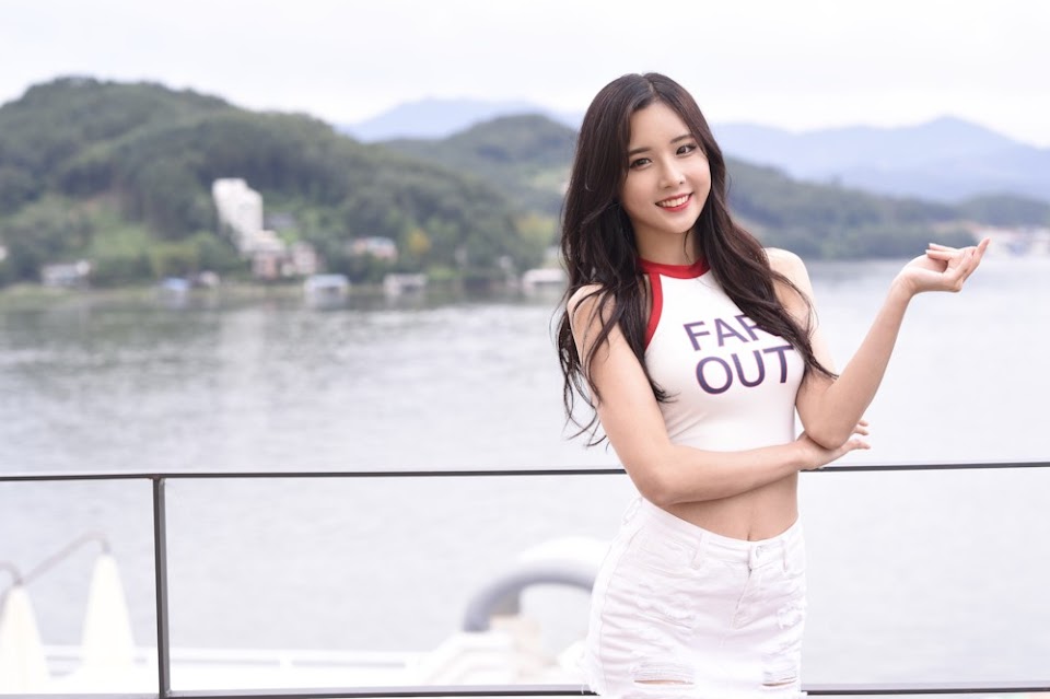 Another Rookie Idol Is Getting Famous After Her Sexy