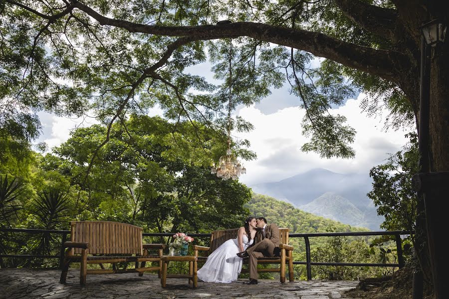 Wedding photographer Pablo Canelones (pablocanelones). Photo of 13 July 2016