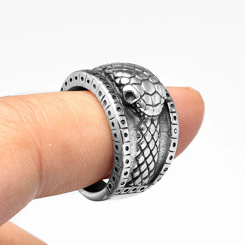 Bague Serpent Vintage en Acier Titane pour Homme et Femme Bijou Animal Élégant et Durable Idéal comme Cadeau Accessoire Tendance