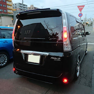セレナ NC25