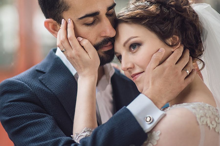 Wedding photographer Anatoliy Guzenko (anatolyguzenko). Photo of 17 April 2017