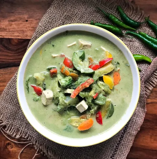 Chicken Thai Green Curry With Steam Rice