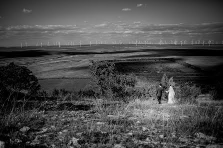 Fotógrafo de casamento Costin Tertess (costintertess). Foto de 20 de fevereiro 2022