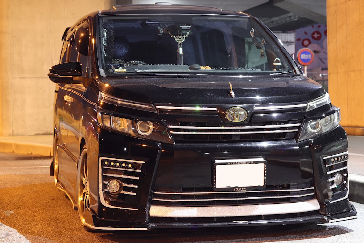 ヴォクシーの愛車の好きな角度・DAD OFFICIAL DEALER IKUMA・水門コラボ・キッチンカーグランプリ・夜のカメ活に関するカスタム事例の投稿画像8枚目