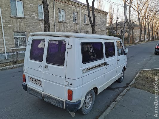 продам авто Renault Trafic  фото 3