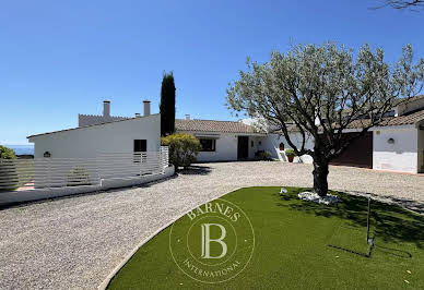 Maison avec piscine et jardin 13