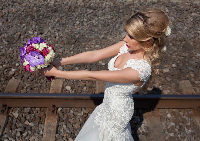 Fotógrafo de casamento Vali Negoescu (negoescu). Foto de 16 de setembro 2015