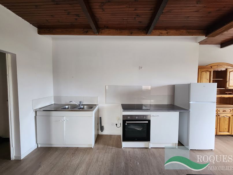 Location meublée appartement 2 pièces 45 m² à Lodeve (34700), 440 €