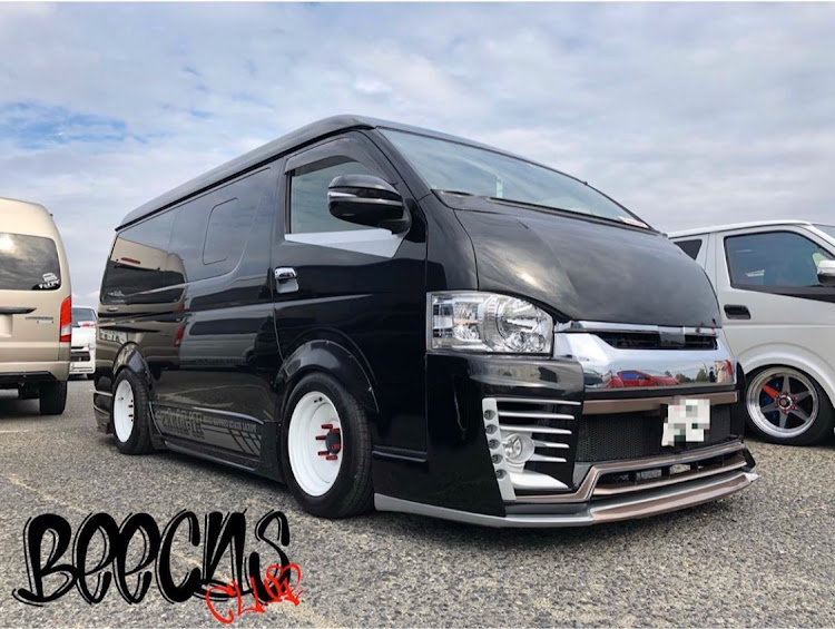 ハイエースワゴンのナギ【Hi-Links】さんが投稿したカスタム事例の投稿画像1枚目