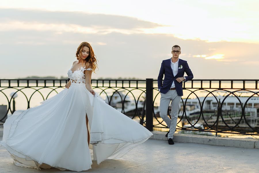 Fotógrafo de casamento Nadya Yamakaeva (listwed). Foto de 3 de outubro 2016