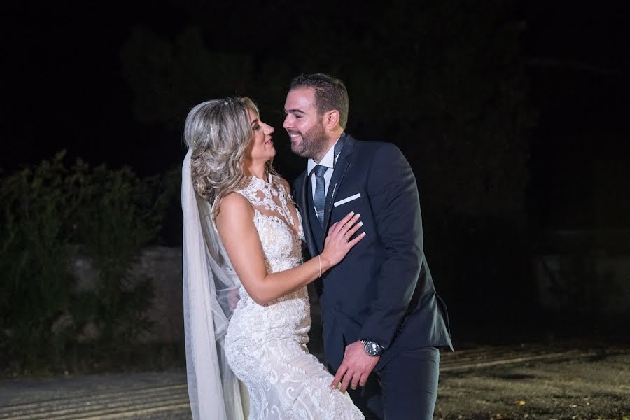 Fotógrafo de casamento Giorgos Davaroukas (davaroukas). Foto de 19 de junho 2019