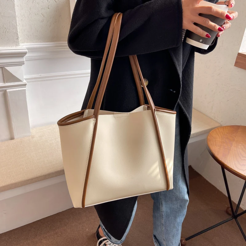 Pure Color PU Trend Messenger Bag met één schouder, trendy en persoonlijk, ideaal voor het stijlvol en praktisch meenemen van je essentials.