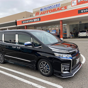 ヴォクシー ZRR85W