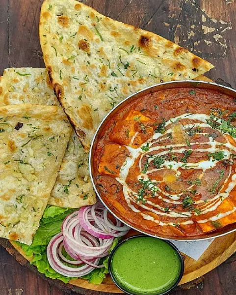 Kadhai Paneer + 3 Butter Roti Combo