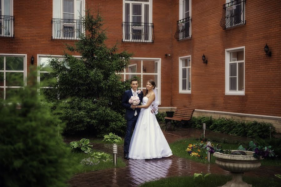 Fotógrafo de casamento Inga Frolova (studiofiv). Foto de 30 de junho 2016