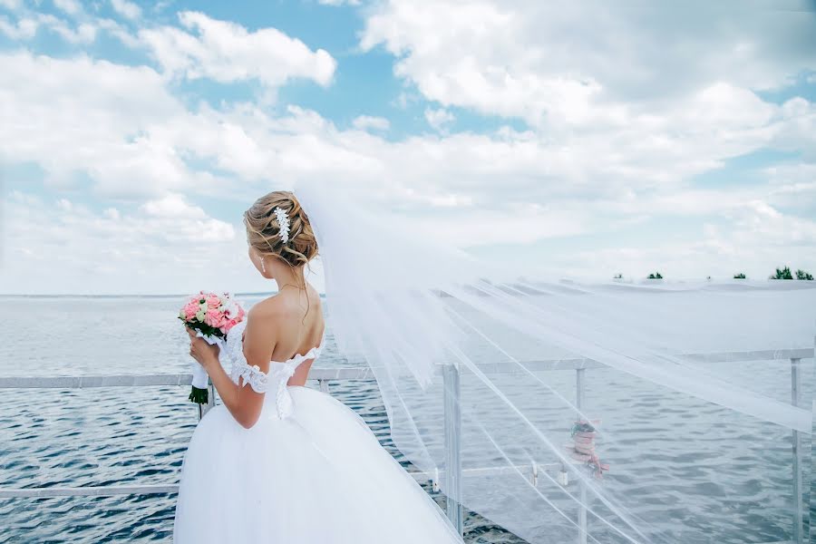 Fotógrafo de casamento Anna Botova (arcobaleno). Foto de 28 de agosto 2017