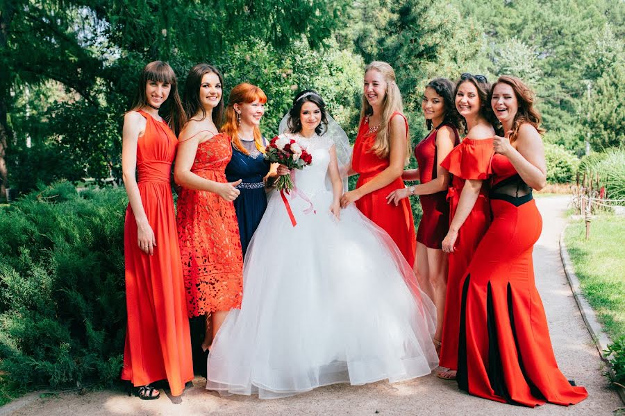 Fotógrafo de casamento Mila Ivanova (ivanovamila). Foto de 25 de maio 2017