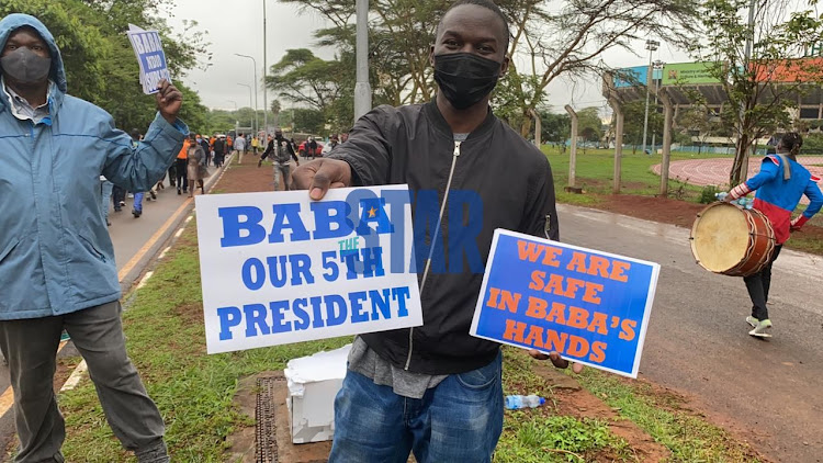 Kenyans started trickling into Kasarani Stadium for the ODM leader Raila Odinga's Azimio La Umoja celebrations early Friday morning.