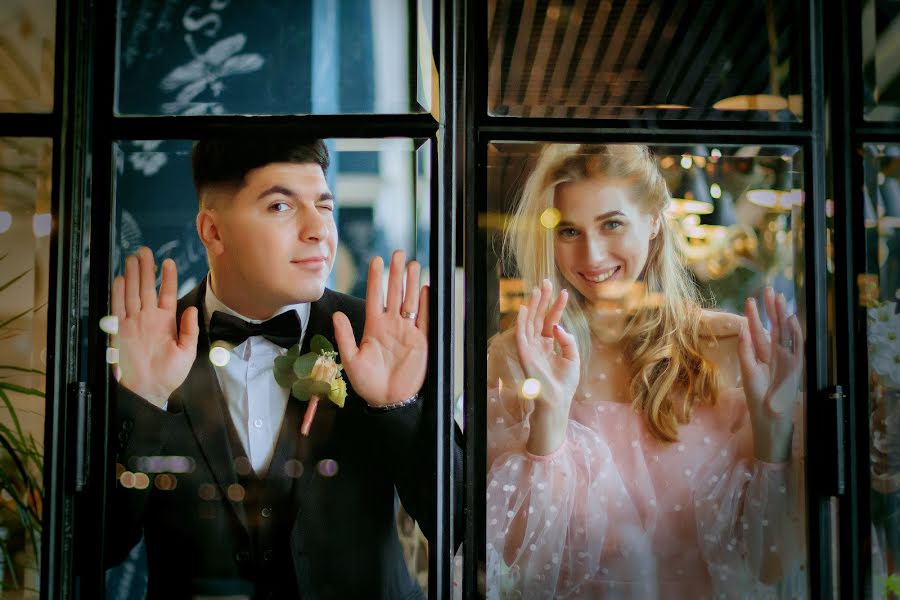 Bryllupsfotograf Svetlana Chelyadinova (kobzeva). Bilde av 20 februar 2020