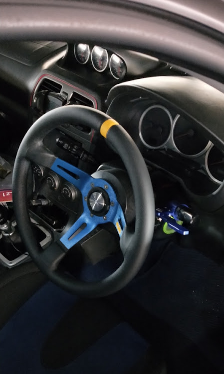 インプレッサ WRX STIのLED取付・ステアリング交換に関するカスタム事例の投稿画像1枚目