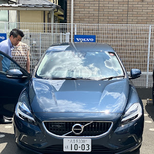 V40