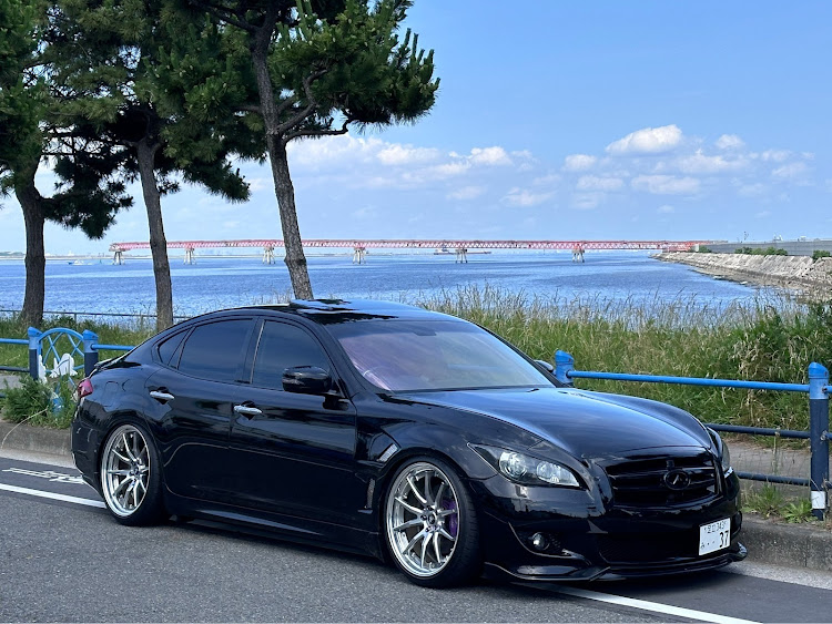 フーガの京浜島・羽田モノレール・大黒PA・川崎マリエン・東扇島東公園に関するカスタム事例の投稿画像1枚目