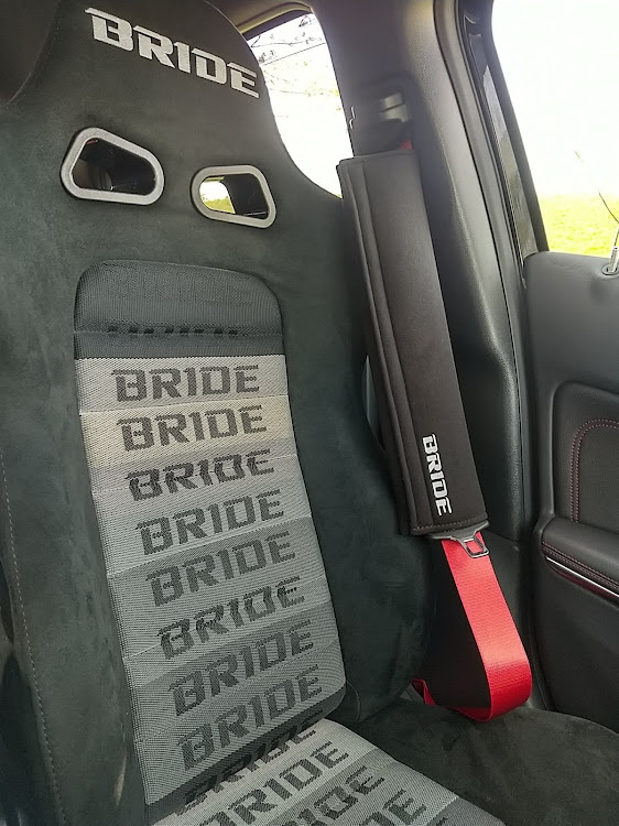 Aクラスのブリッドオプションパーツアクセサリー・シートベルトカバーパッド・A45AMG・お友達からのプレゼント🥰・コロナに気をつけて❗に関するカスタム事例の投稿画像3枚目