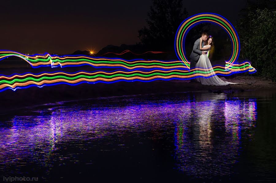 Fotógrafo de casamento Polina Ivanova (iviphotoru). Foto de 26 de julho 2017