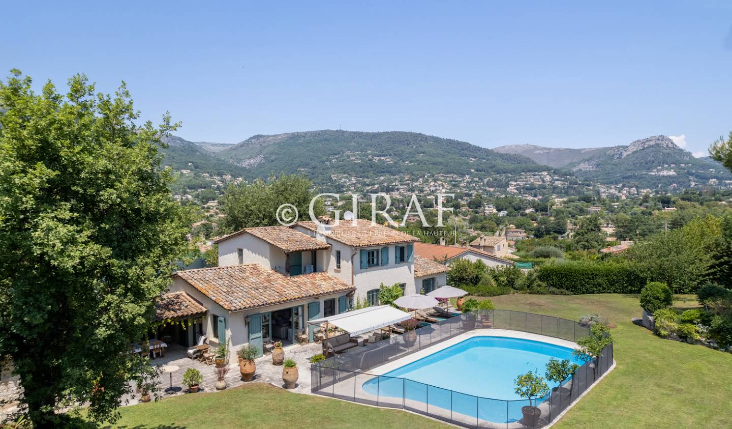 Villa avec piscine et terrasse Vence