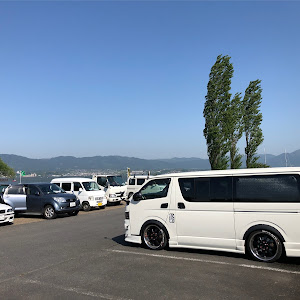 ハイエースバン TRH200V