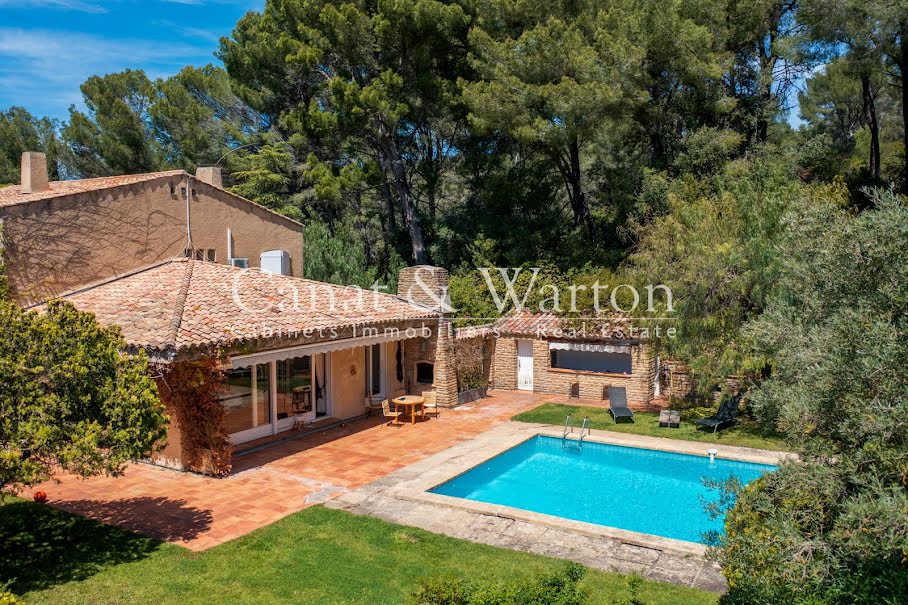 Vente villa 10 pièces 380 m² à Sanary-sur-Mer (83110), 1 660 000 €