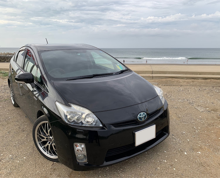 プリウスの梅雨明けまだかに関するカスタム事例の投稿画像1枚目